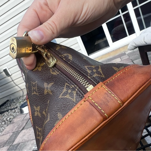 LV ALMA bag - Picture 5 of 16